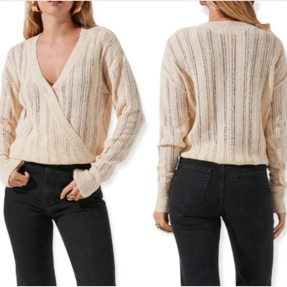 NWT, ASTR The Label, Wrap Front V-Neck Sweater, Cream, Size XS